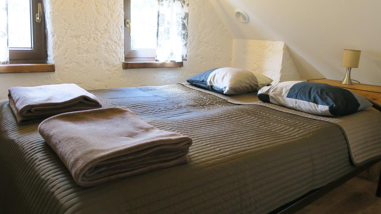 Osada Pod Czerwonym Debem - Czarny Mlyn Villa Jastrzębia Góra Kültér fotó