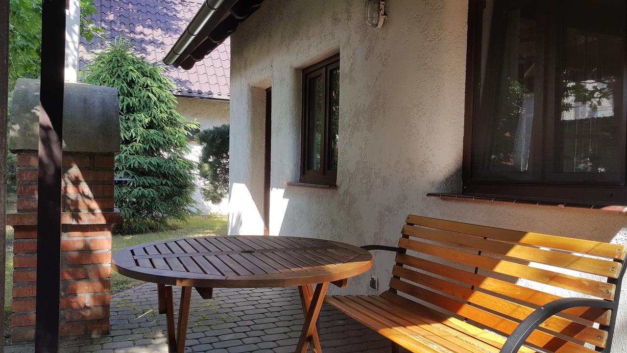 Osada Pod Czerwonym Debem - Czarny Mlyn Villa Jastrzębia Góra Kültér fotó